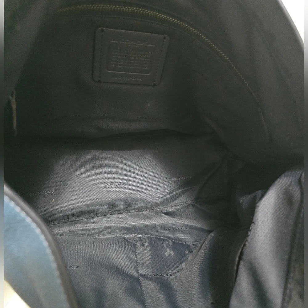 Coach peeling interior